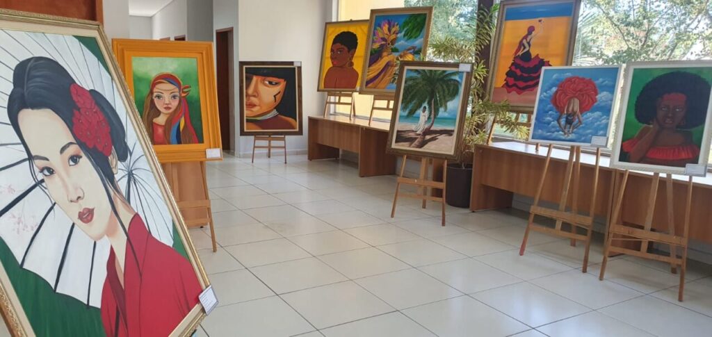 poa:-secretaria-de-turismo-sedia-mostra-“olhares”