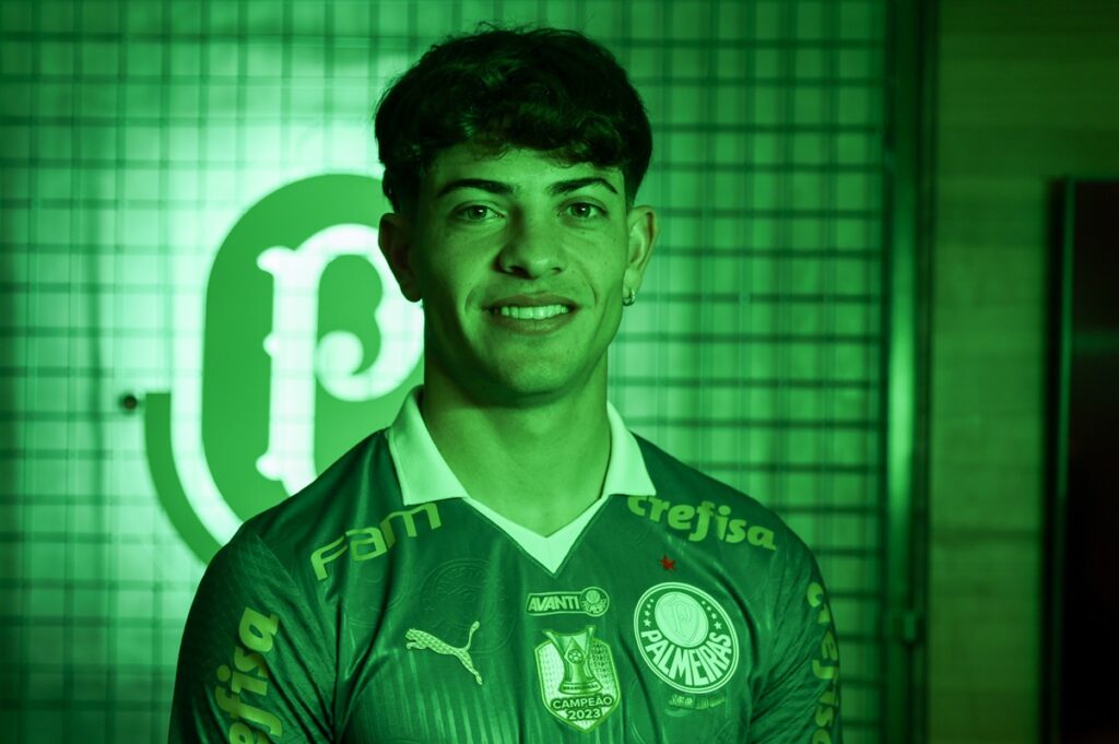 palmeiras-anuncia-a-contratacao-do-lateral-direito-agustin-giay