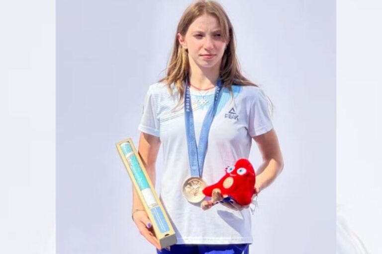 ginasta-romena-enfim-recebe-medalha-de-bronze-apos-polemica-em-paris