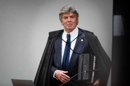 fux-ja-vota-ha-9-horas-e-diz-que-fica-o-tempo-que-for-necessario