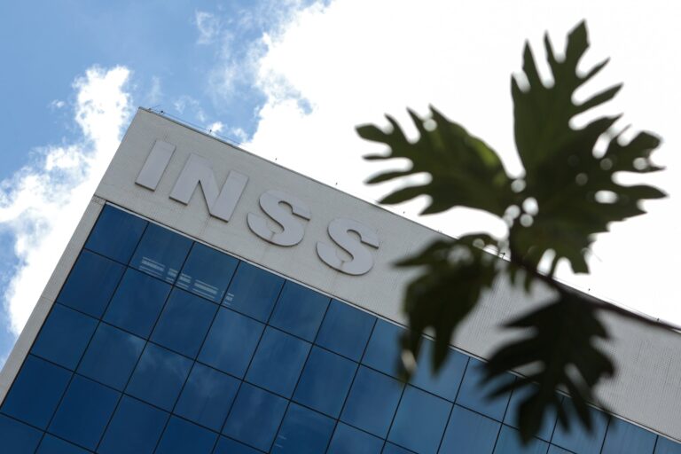 fila-do-inss-bate-novo-recorde-com-mais-de-2,8-milhoes-de-pedidos