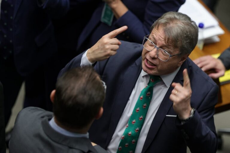 vice-lider-do-pl-se-manifesta-apos-ser-destituido-por-voto-pro-glauber