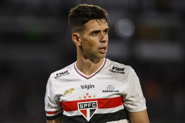 Oscar decide se aposentar; São Paulo aguarda para negociar rescisão oscar-decide-se-aposentar;-sao-paulo-aguarda-para-negociar-rescisao