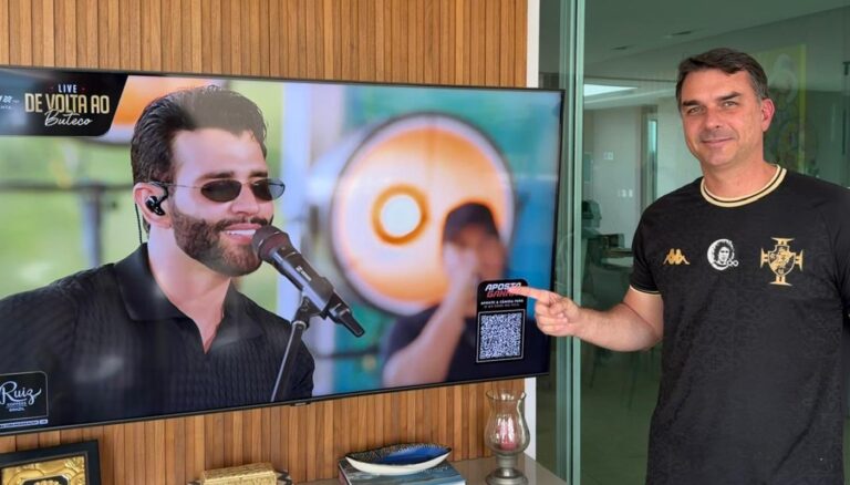 sem-campanha-domingo:-flavio-bolsonaro-foca-em-vasco-e-gusttavo-lima