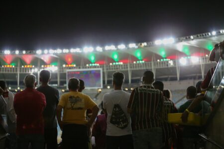 torcida-do-fluminense-critica-o-clube-apos-acatar-pedido-do-flamengo