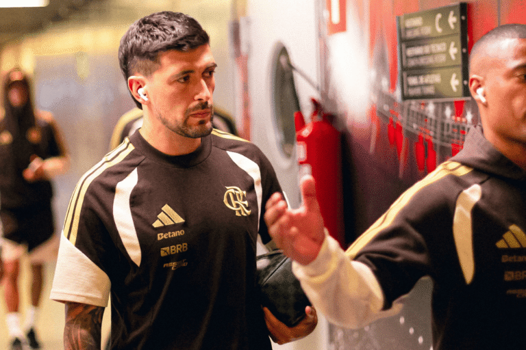 apos-lesao,-arrascaeta-vai-passar-por-cirurgia-na-clavicula.-confira