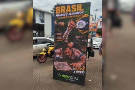 Painéis de jogador sendo agredido são retirados no Paraguai; entenda paineis-de-jogador-sendo-agredido-sao-retirados-no-paraguai;-entenda